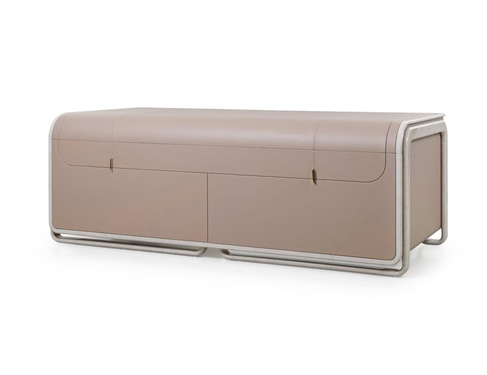 Eclipse Z960 leather chest of drawers with rectangular design