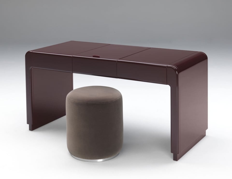 Leather vanity table with rounded corners and matching stool